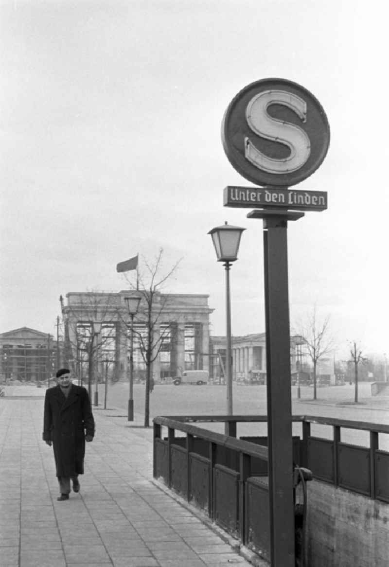 Entrance to the underground S-Bahn station on Unter den Linden in East Berlin in the territory of the former GDR, German Democratic Republic