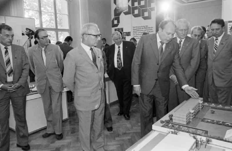 Members of the party and state leadership with the SED General Secretary Erich Honecker and Guenther Mittag as visitors at the exhibition '7th Building Conference' in the Mitte district of East Berlin in the area of the former GDR, German Democratic Republic