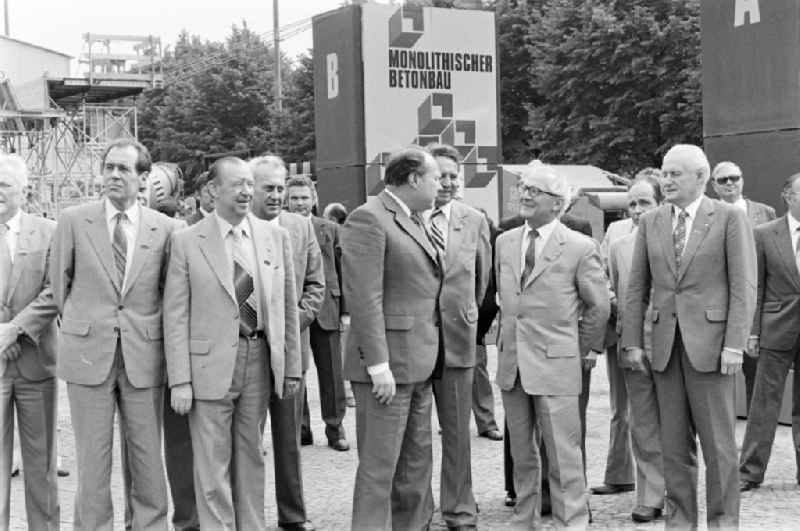 Members of the party and state leadership with the SED General Secretary Erich Honecker and Guenther Mittag as visitors at the exhibition '7th Building Conference' in the Mitte district of East Berlin in the area of the former GDR, German Democratic Republic