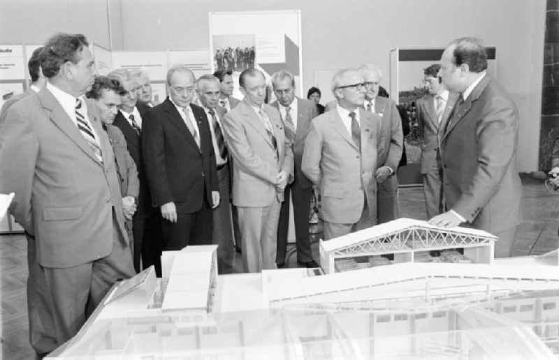 Members of the party and state leadership with the SED General Secretary Erich Honecker and Guenther Mittag as visitors at the exhibition '7th Building Conference' in the Mitte district of East Berlin in the area of the former GDR, German Democratic Republic