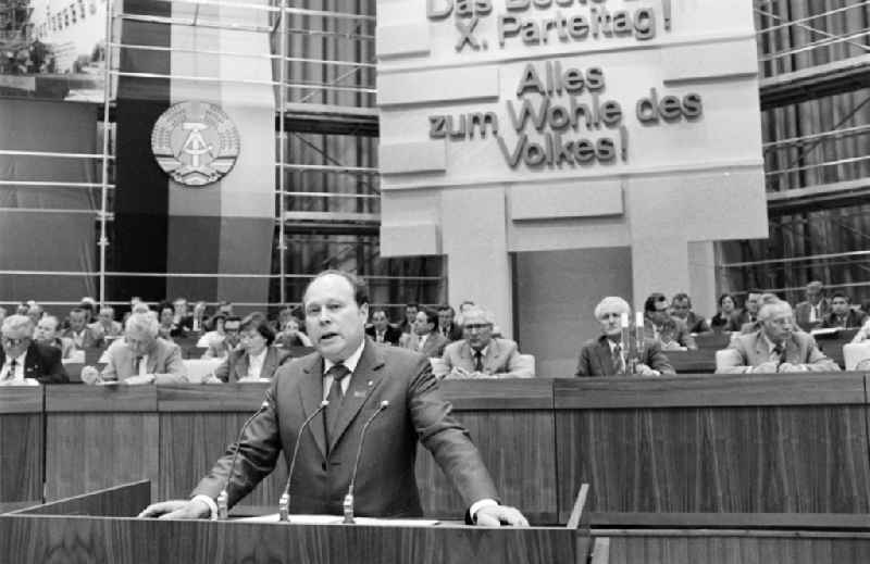 Presidium with members of the party and state leadership at the delegate conference for the '7th Construction Conference' in the 'Great Hall of the Palace of the Republic' in the Mitte district of East Berlin in the territory of the former GDR, German Democratic Republic