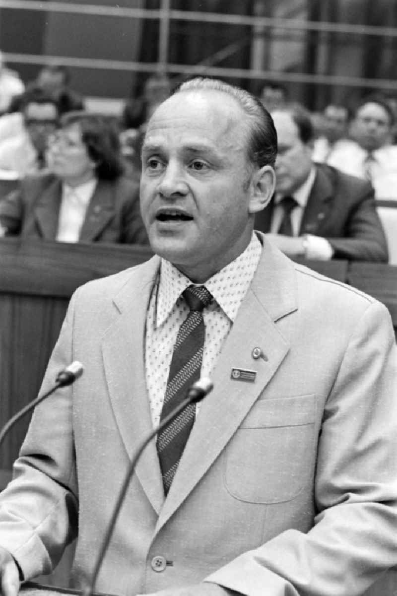 Frank Schliesshake as speaker and visitor at the exhibition '7th Building Conference' 'Great Hall of the Palace of the Republic' in the Mitte district of East Berlin in the territory of the former GDR, German Democratic Republic