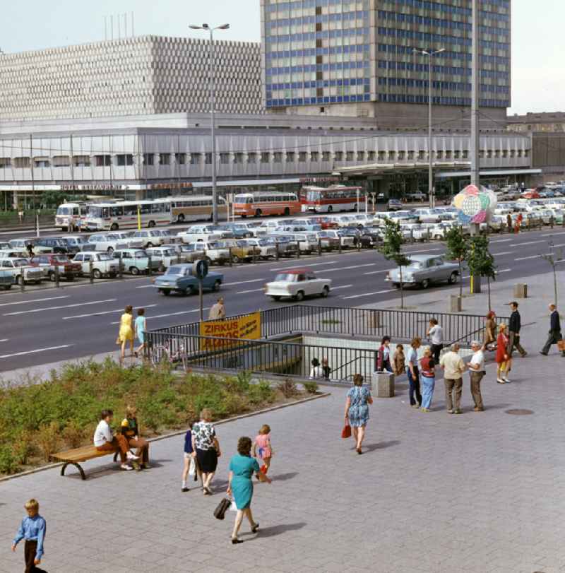 Hotel building ' Hotel Stadt Berlin ' in the Mitte district of Berlin East Berlin on the territory of the former GDR, German Democratic Republic