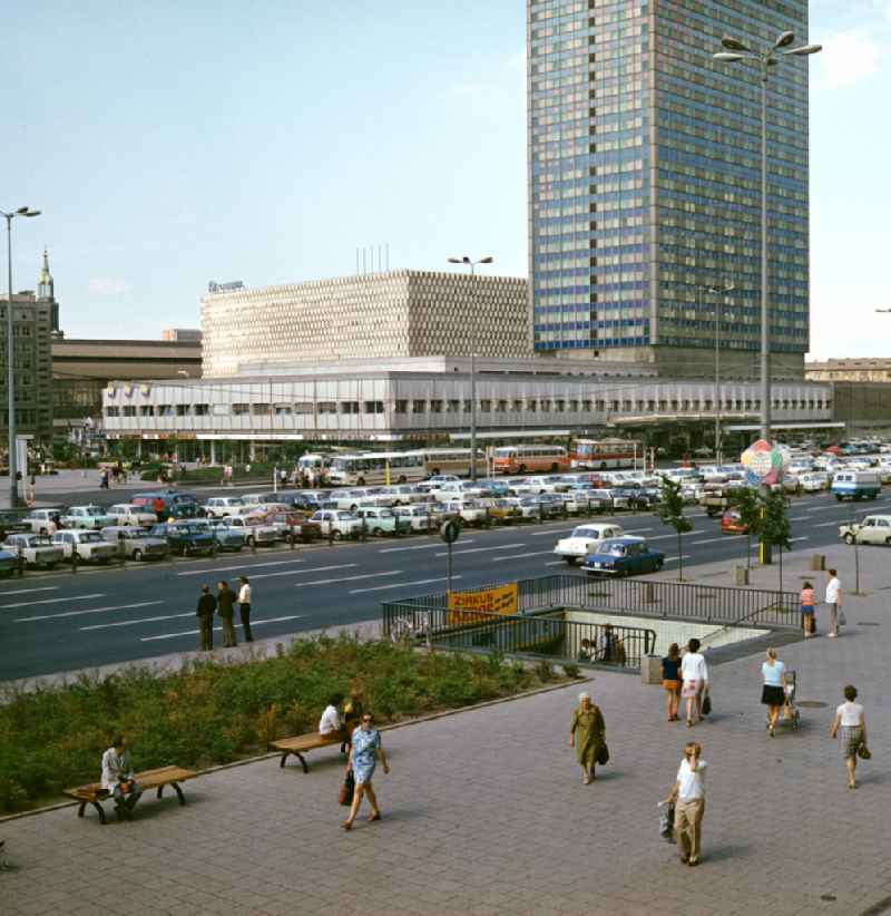 Hotel building ' Hotel Stadt Berlin ' in the Mitte district of Berlin East Berlin on the territory of the former GDR, German Democratic Republic