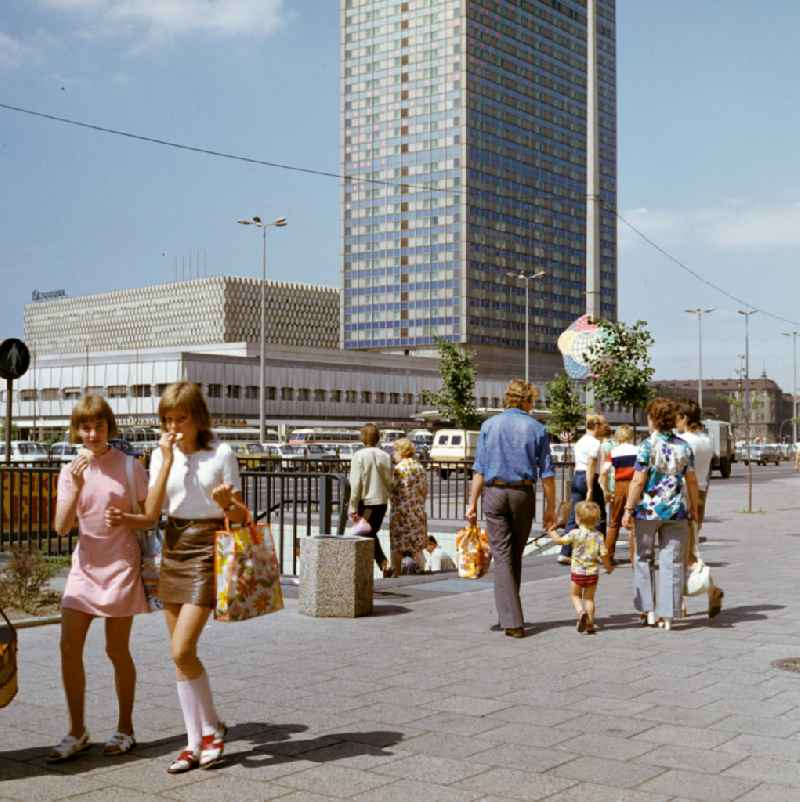 Hotel building ' Hotel Stadt Berlin ' in the Mitte district of Berlin East Berlin on the territory of the former GDR, German Democratic Republic