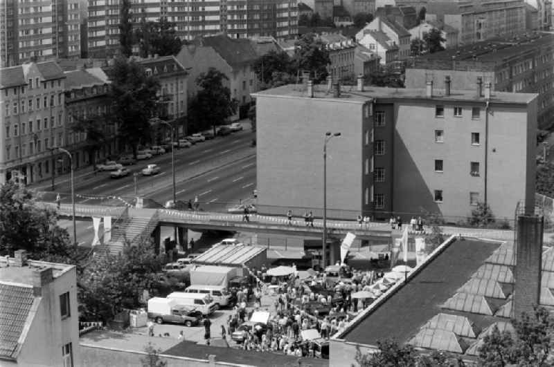 New opening of car dealership in Alt Friedrichsfelde in East Berlin on the territory of the former GDR, German Democratic Republic