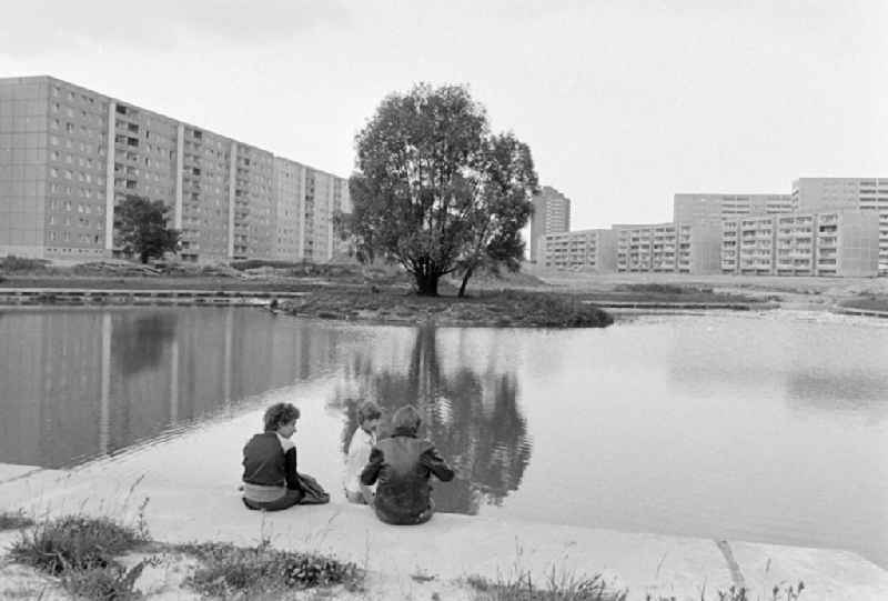 Facades of a prefabricated housing estate at Helene-Weigel-Platz in Springpfuhlpark at Springpfuhl in the Marzahn district of Berlin East Berlin in the area of the former GDR, German Democratic Republic