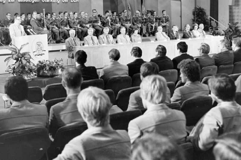 Farewell to the Olympians and competitive athletes of the official team for the 'Moscow Summer Olympics' with Paul Verner in the Congress Hall in East Berlin on the territory of the former GDR, German Democratic Republic