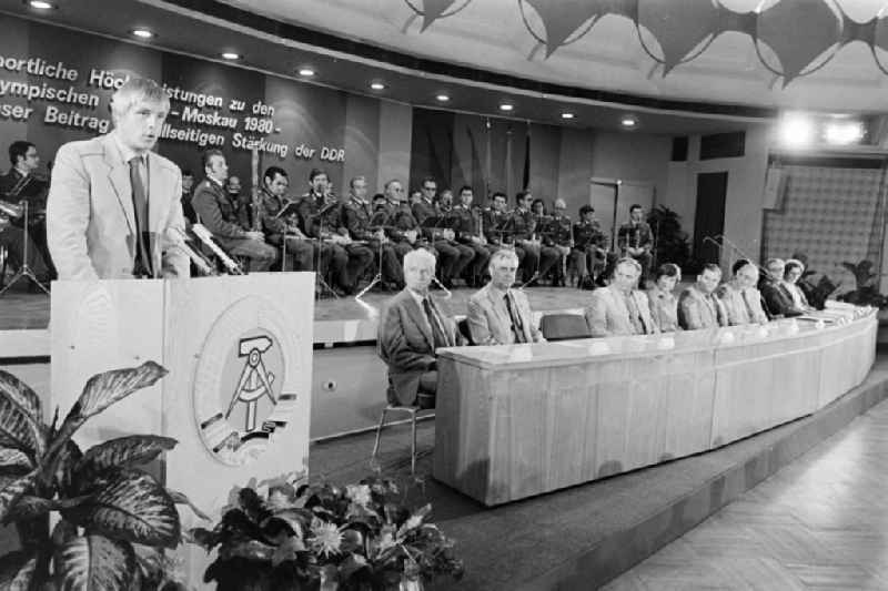 Farewell to the Olympians and competitive athletes of the official team for the 'Moscow Summer Olympics' with Paul Verner in the Congress Hall in East Berlin on the territory of the former GDR, German Democratic Republic