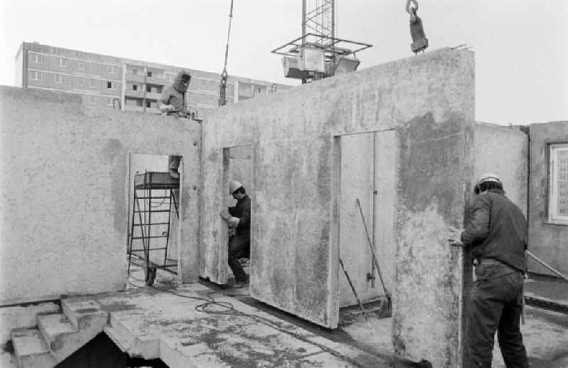 Construction site of an industrially manufactured prefabricated housing estate in the Marzahn district of East Berlin in the territory of the former GDR, German Democratic Republic