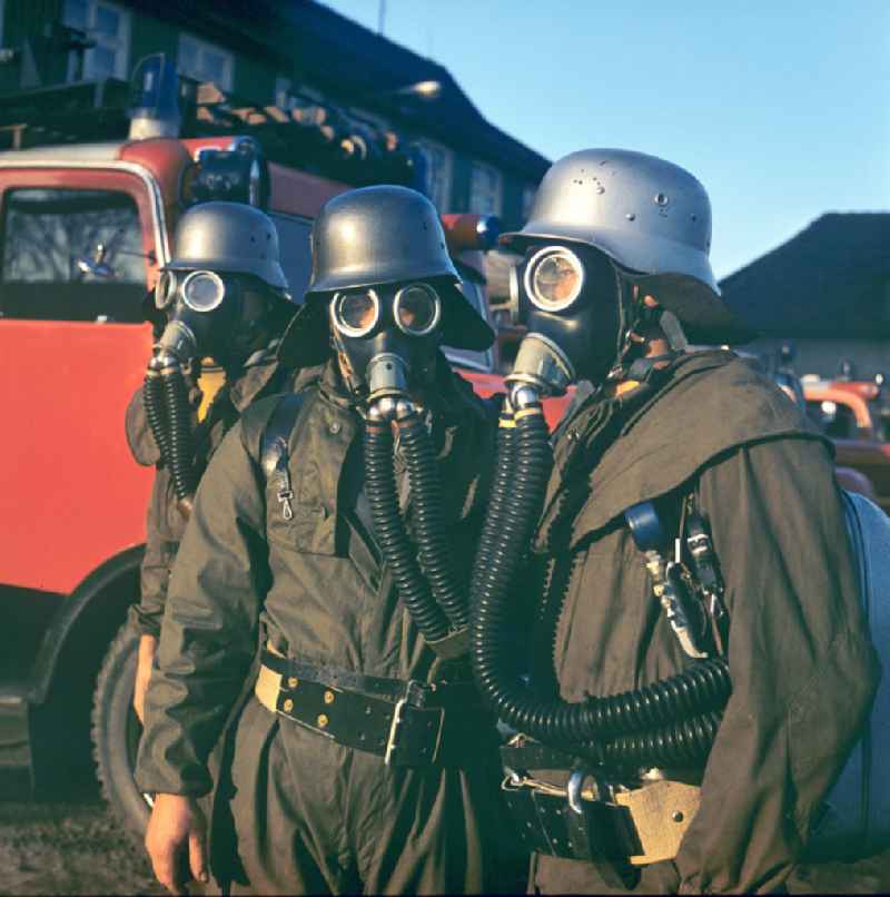 Alarm call for firefighters at a fire station in Berlin Eastberlin on the territory of the former GDR, German Democratic Republic