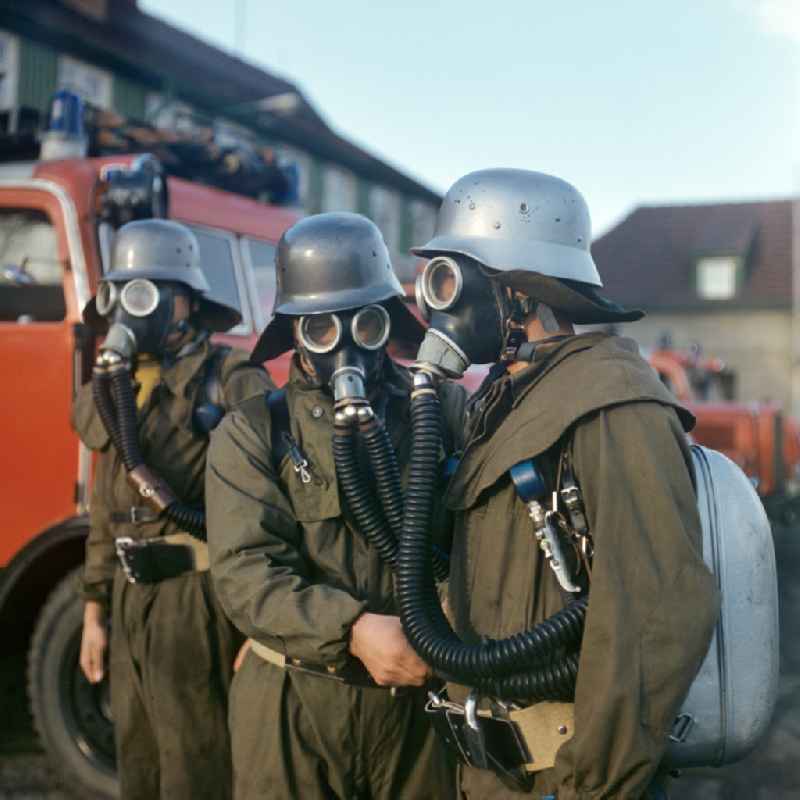 Alarm call for firefighters at a fire station in Berlin Eastberlin on the territory of the former GDR, German Democratic Republic