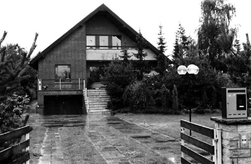 Haus von Johannes Markus Meckel, ehemaliger Außenminister der DDR von März bis Oktober 1990,  in Alt-Karow bei Berlin
7.09.199