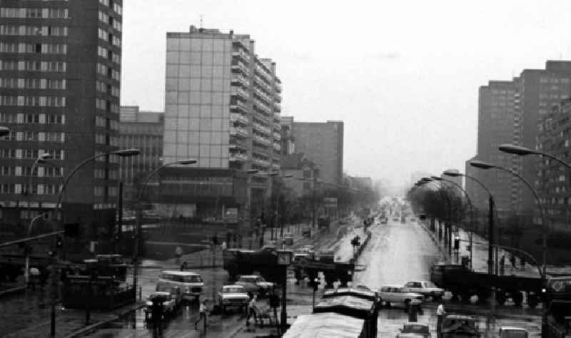 15.12.1986
Frankfurter Allee vom S-Bahnhof 'Frankfurter Tor bis - Allee'

Umschlagnr.: 1367