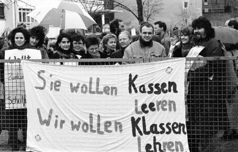 Warnstreik an der 3. Gesamtschule Berlin Mitte
 ND / Lange 
 17.