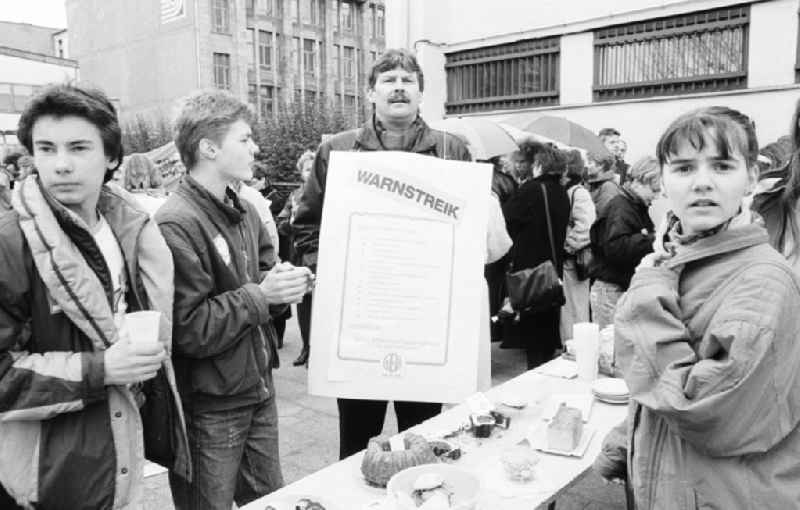 Warnstreik an der 3. Gesamtschule Berlin Mitte
 ND / Lange 
 17.