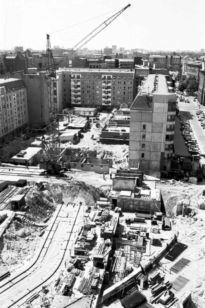 Baugeschehen Friedrichstr./ Platz der Akademie
23.