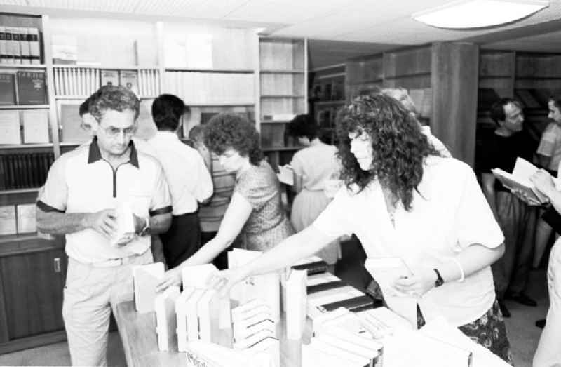 Eröffnung der Leibnitz- Buchhandlung am Platz der Akademie
26.