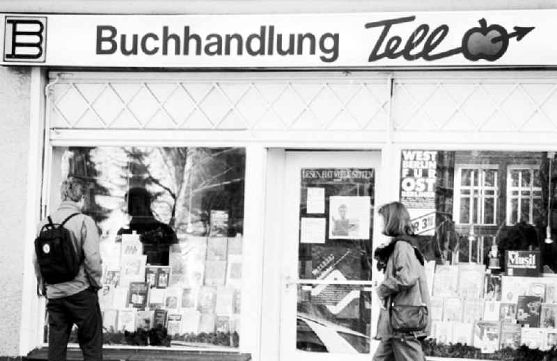 DKP-Buchhandlung Tell in der Westberliner Tielstr.
21.12.89