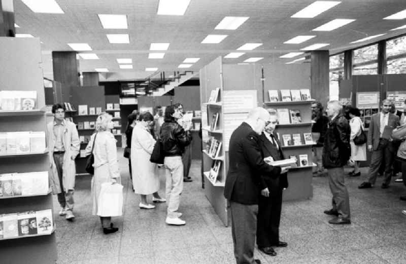 65 Jahre Urania-Verlag Ausst. Berlin/Stadtbibliothek
06.1