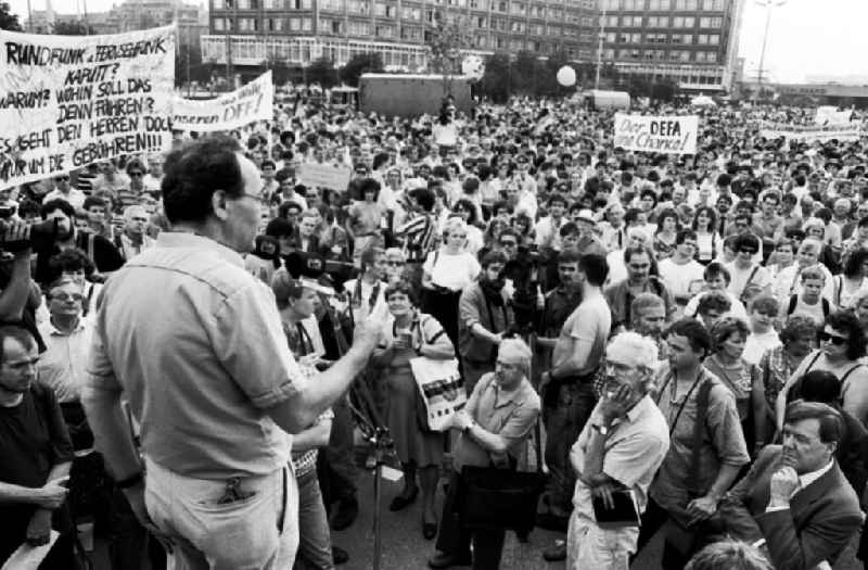 Mitte - Berlin
Demo zum Erhalt der Medien auf dem Alex
28.06.9