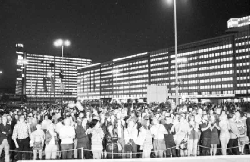 29.07.1973
Berlin - Alexanderplatz
Nächtliches Treiben
1