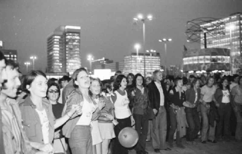 29.07.1973
Berlin - Alexanderplatz
Nächtliches Treiben
1