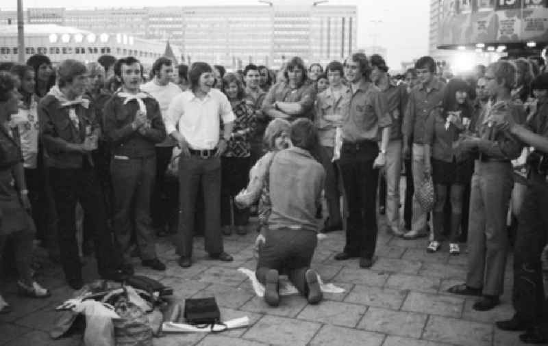 29.07.1973
Berlin - Alexanderplatz
Nächtliches Treiben
1