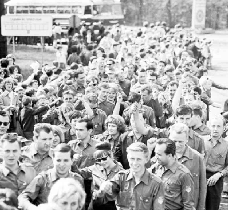 1967
VIII. Parlament der Freien Deutschen Jugend (FDJ) in Karl-Marx-Stadt, heute Chemnitz (Sachsen)