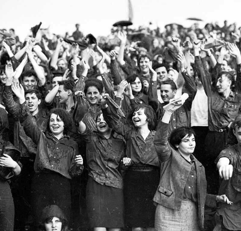 1967
VIII. Parlament der Freien Deutschen Jugend (FDJ) in Karl-Marx-Stadt, heute Chemnitz (Sachsen)