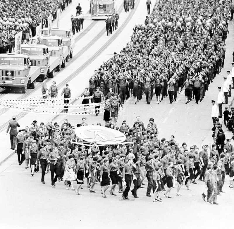 1967
VIII. Parlament der Freien Deutschen Jugend (FDJ) in Karl-Marx-Stadt, heute Chemnitz (Sachsen)