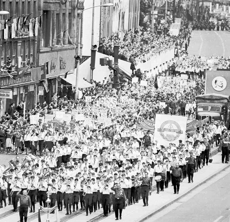 1967
VIII. Parlament der Freien Deutschen Jugend (FDJ) in Karl-Marx-Stadt, heute Chemnitz (Sachsen)