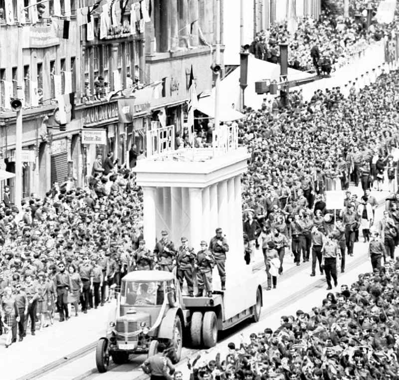 1967
VIII. Parlament der Freien Deutschen Jugend (FDJ) in Karl-Marx-Stadt, heute Chemnitz (Sachsen)