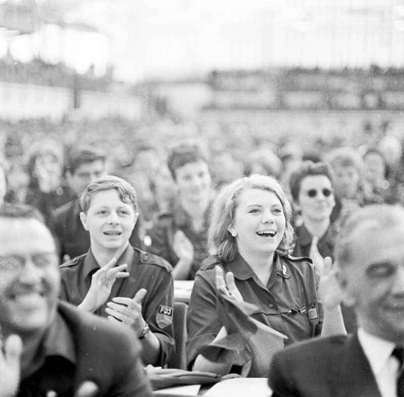 1967
VIII. Parlament der Freien Deutschen Jugend (FDJ) in Karl-Marx-Stadt, heute Chemnitz (Sachsen)