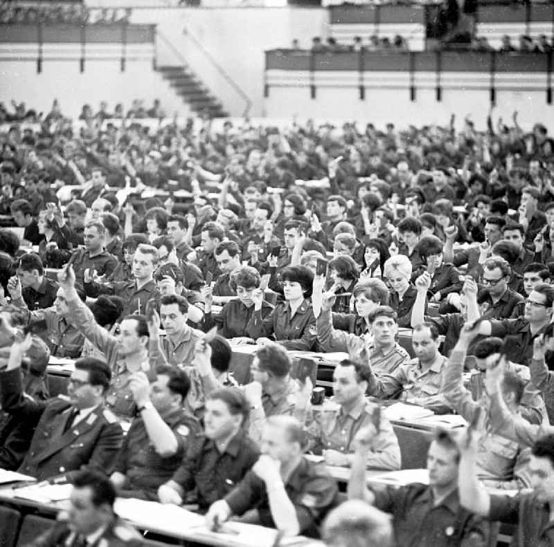 1967
VIII. Parlament der Freien Deutschen Jugend (FDJ) in Karl-Marx-Stadt, heute Chemnitz (Sachsen)