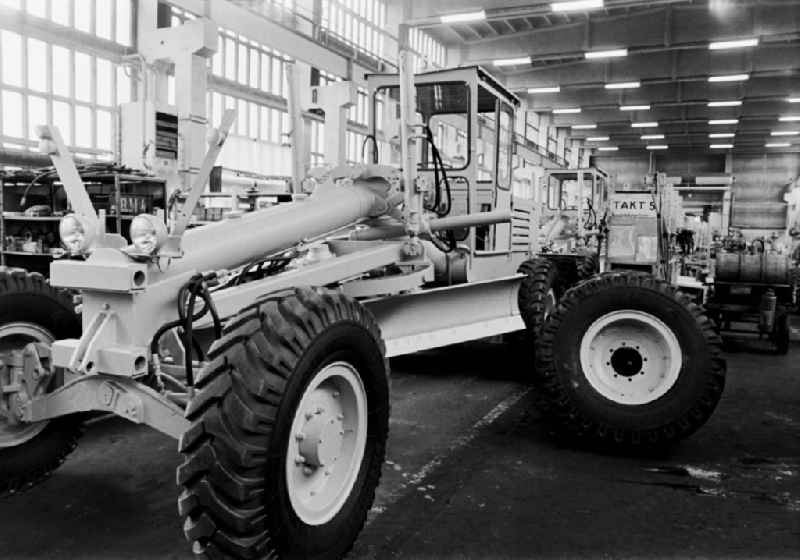 Mechanical factory equipment of the VEB Maschinenfabrik und Eisengiesserei Dessau (ABUS) for the production of mining conveyor technology in Dessau, Saxony-Anhalt in the area of the former GDR, German Democratic Republic