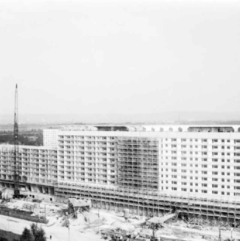 Blick auf die Baustelle an der Prager Straße wo Plattenbauten errichtet werden. oto: ddrbildarchiv.de Test / Schönfeld