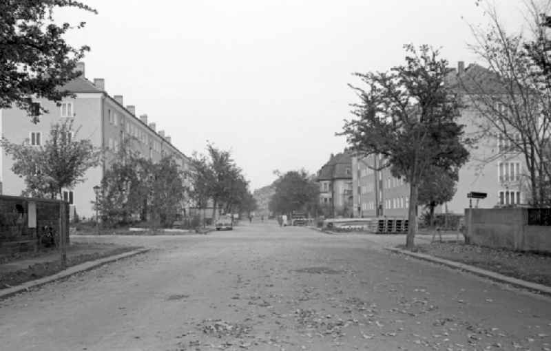 New buildings on the corner of Lipsiusstrasse and Comeniusstrasse in the Striesen district in Dresden in the state Saxony on the territory of the former GDR, German Democratic Republic