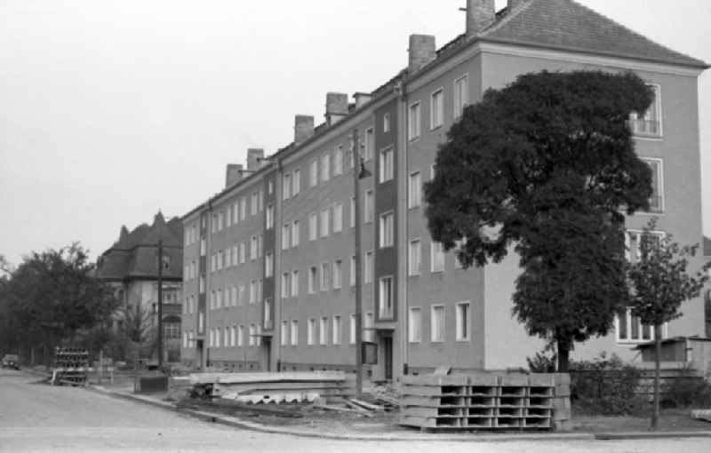 New buildings on the corner of Lipsiusstrasse and Comeniusstrasse in the Striesen district in Dresden in the state Saxony on the territory of the former GDR, German Democratic Republic