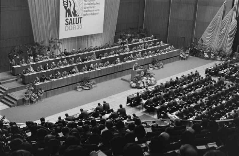 Soldiers, non-commissioned officers, officers and generals as members of the NVA National People's Army at the delegates' conference in the Kulturpalast in the Altstadt district of Dresden, Saxony in the territory of the former GDR, German Democratic Republic