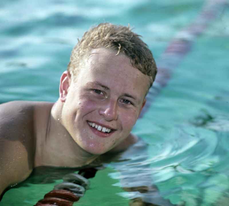 Swimmer Frank Wiegand of SC Einheit Dresden in Dresden, Saxony in the territory of the former GDR, German Democratic Republic