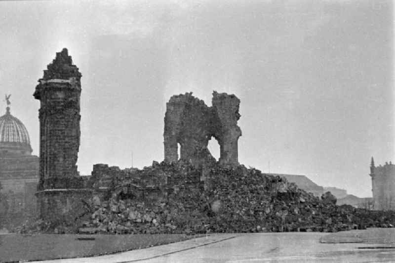 Ruins of the facade and roof construction of the Dresden Frauenkirche as a national memorial and anti-war memorial on Rampische Strasse in the Altstadt district of Dresden, Saxony in the area of the former GDR, German Democratic Republic