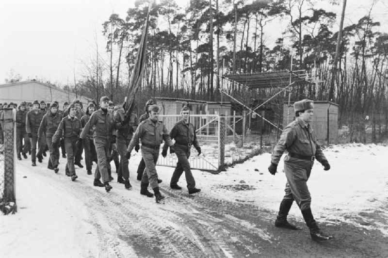 Practical training with a pre-military character in preparation for military service in der Uniform der GST Gesellschaft fuer Sport und Technik in Hoppegarten, Brandenburg on the territory of the former GDR, German Democratic Republic