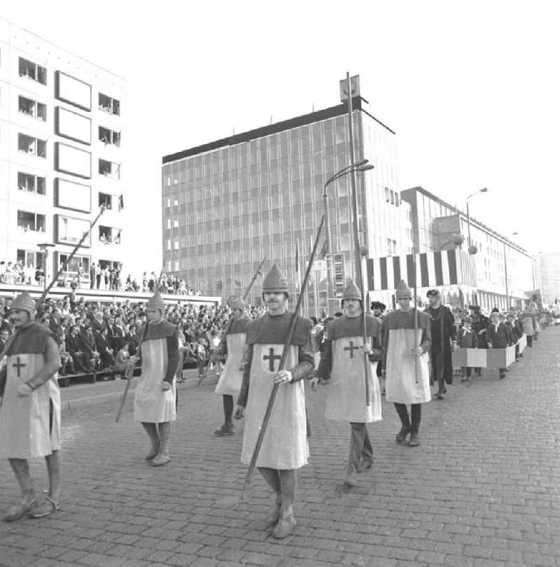 800 - Jahrfeier Leipzig
01.1