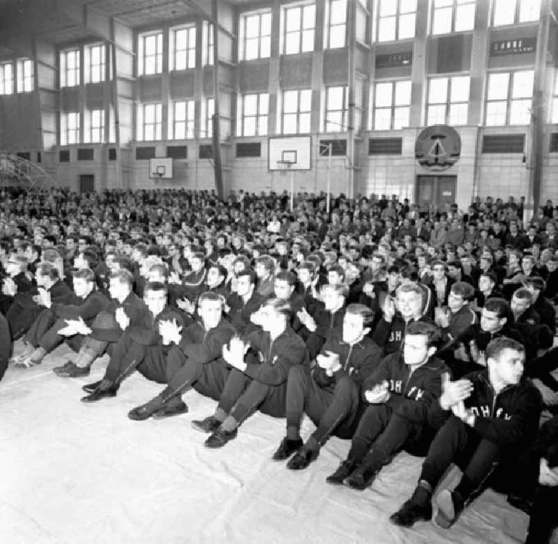 September 1964
Walter Ulbricht an der Deutschen Hochschule für Körperkultur und Sport (DHFK) in Leipzig