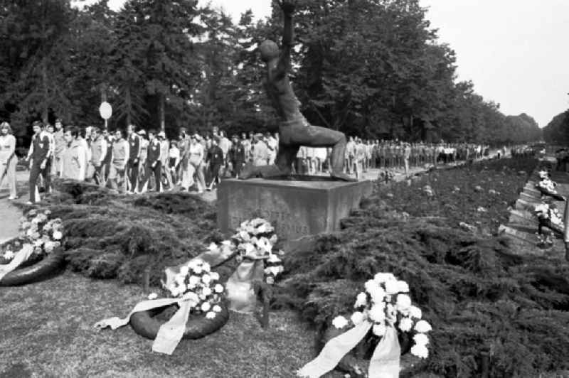 Gymnastics and Sports Festival Spartakiade in Leipzig in the state Saxony on the territory of the former GDR, German Democratic Republic