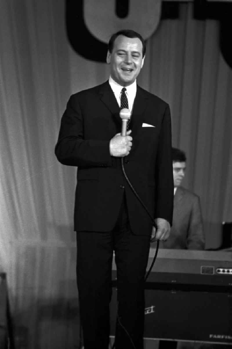 The singer and actor Fred Bertelmann (1925 - 2