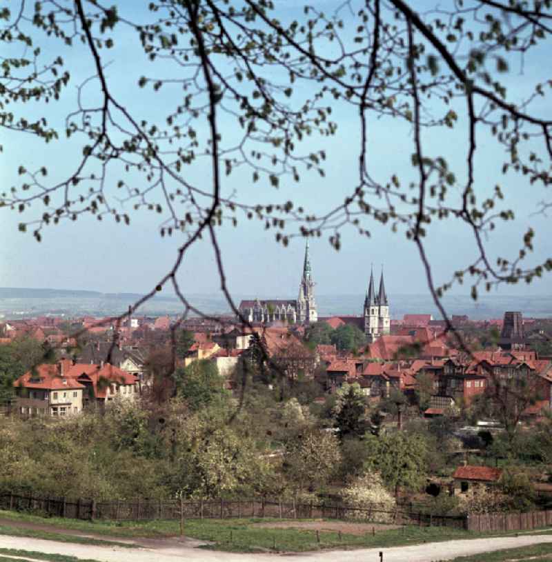 City view in Muehlhausen, view to the Marienkirche and Jakobikirche in Thuringia in the area of the former GDR, German Democratic Republic