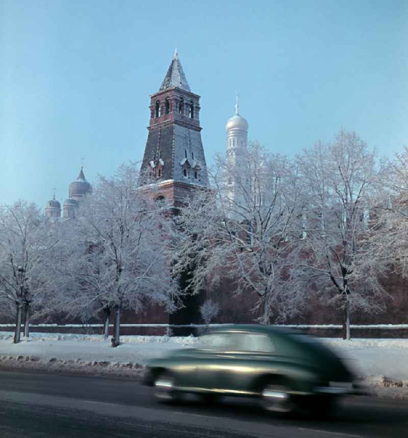 View of the Senate Tower and the wall of the Moscow Kremlin in winter in Moskva - Moscow in Russia