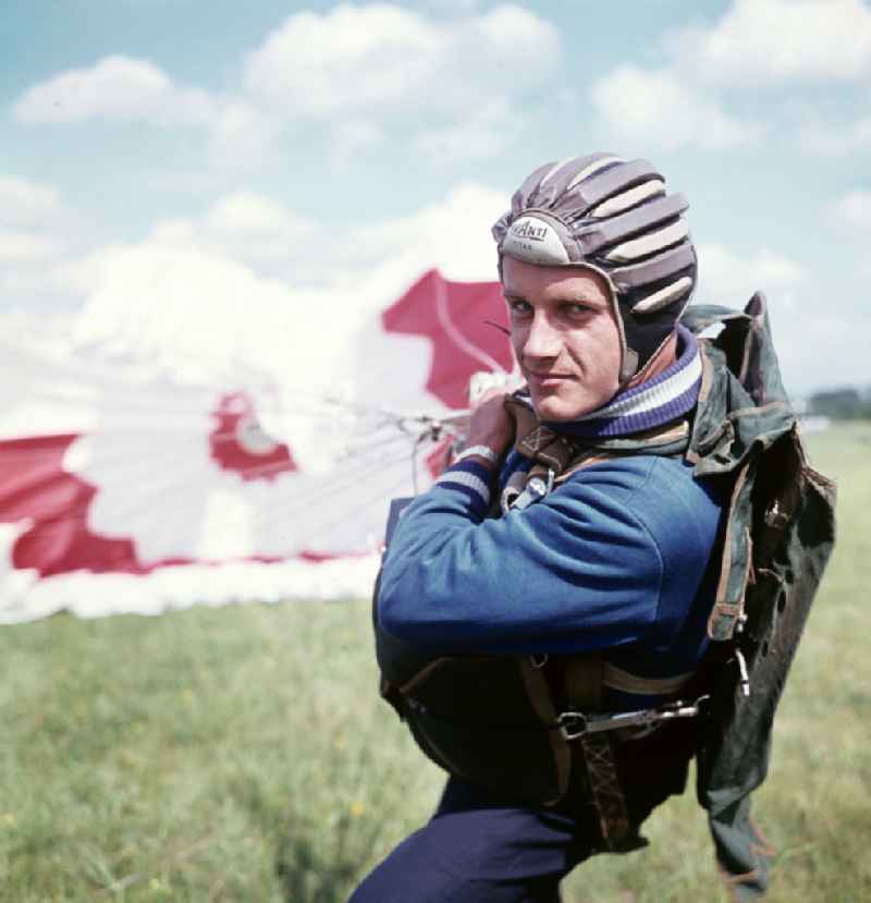 Jump training for parachutist and aviation athletes from the GST Society for Sport and Technology at the airport in Oppin, Saxony-Anhalt on the territory of the former GDR, German Democratic Republic